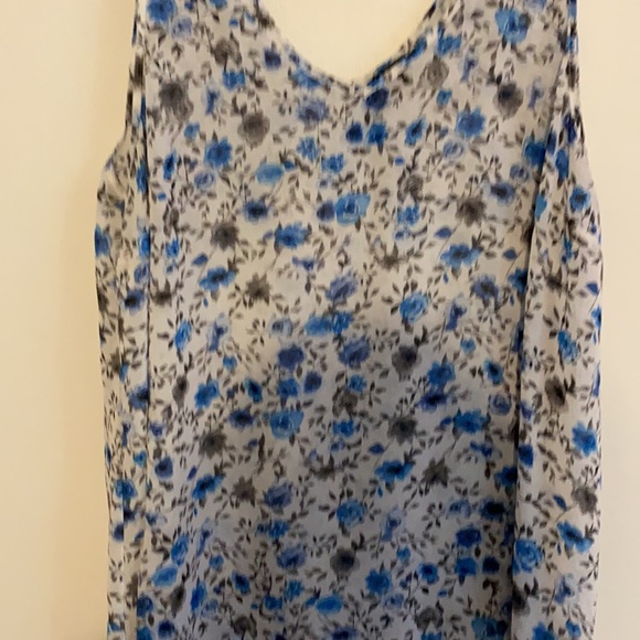 Torrid Floral  Hi-Low Chiffon Tank Top - Picture 3 of 6